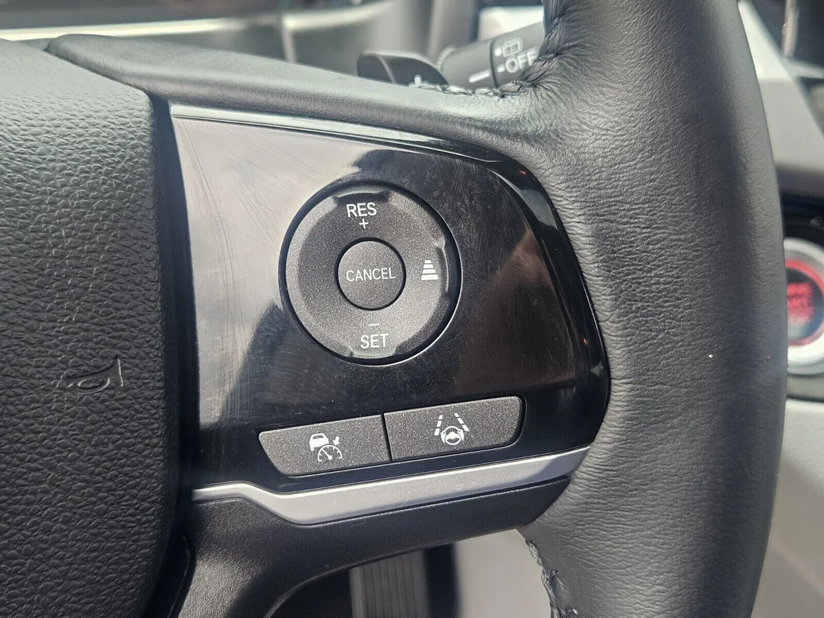 2024 Honda Odyssey Touring thumbnail 29