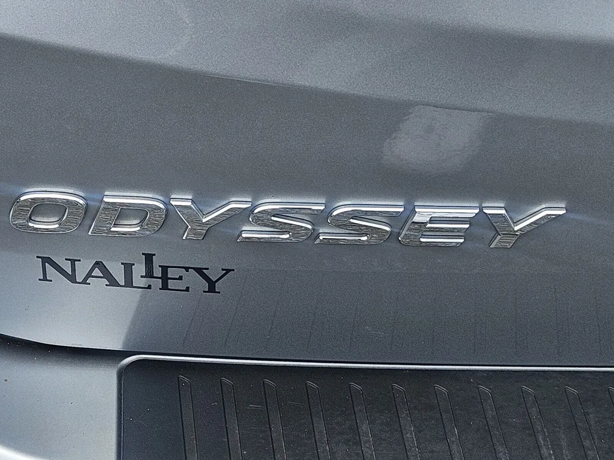 2024 Honda Odyssey Touring thumbnail 35