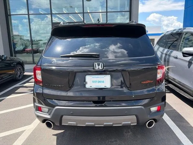 2024 Honda Passport TrailSport thumbnail 3
