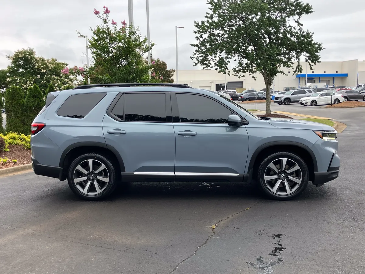 2024 Honda Pilot Elite AWD thumbnail 11