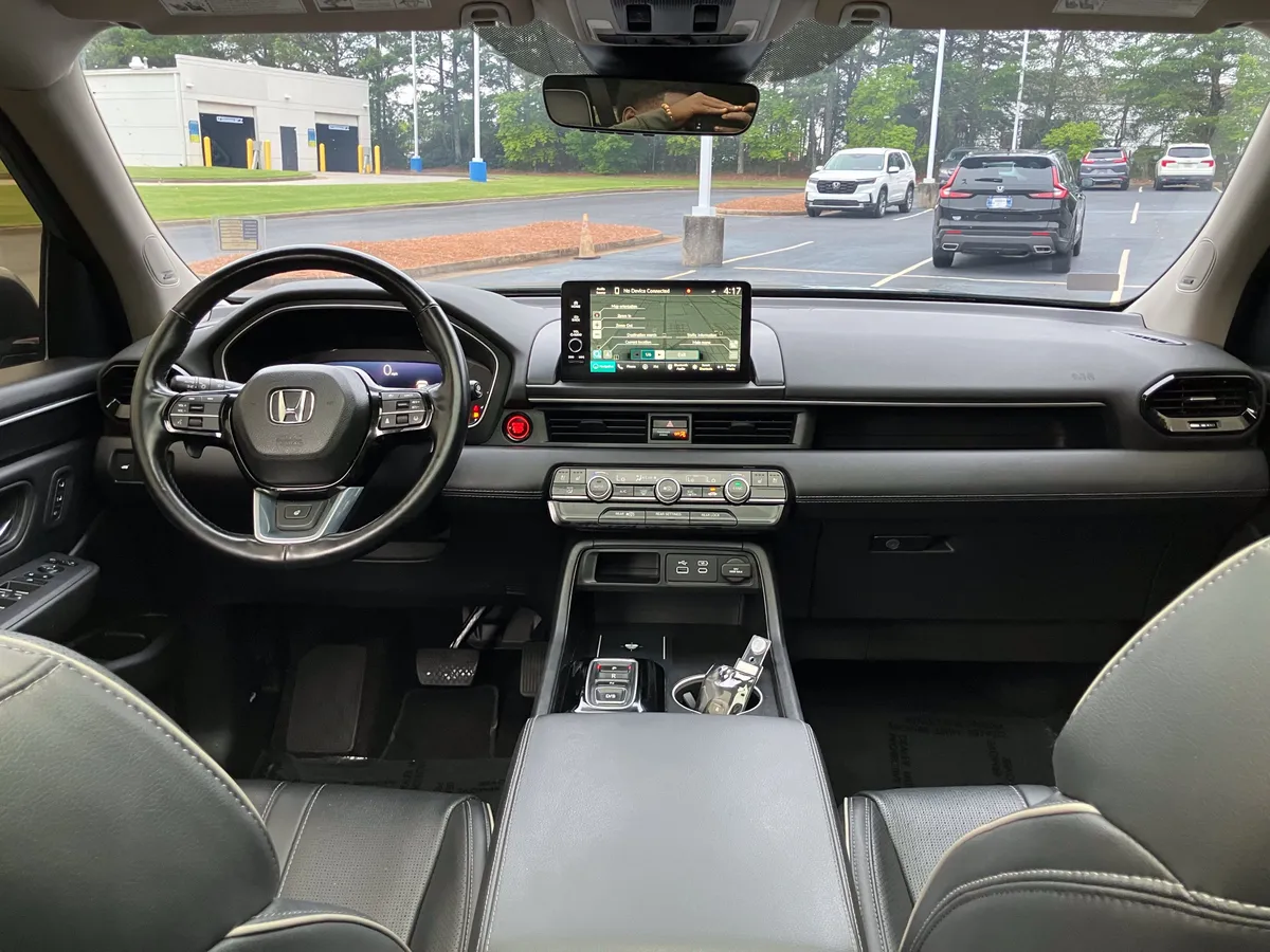 2024 Honda Pilot Elite AWD thumbnail 32