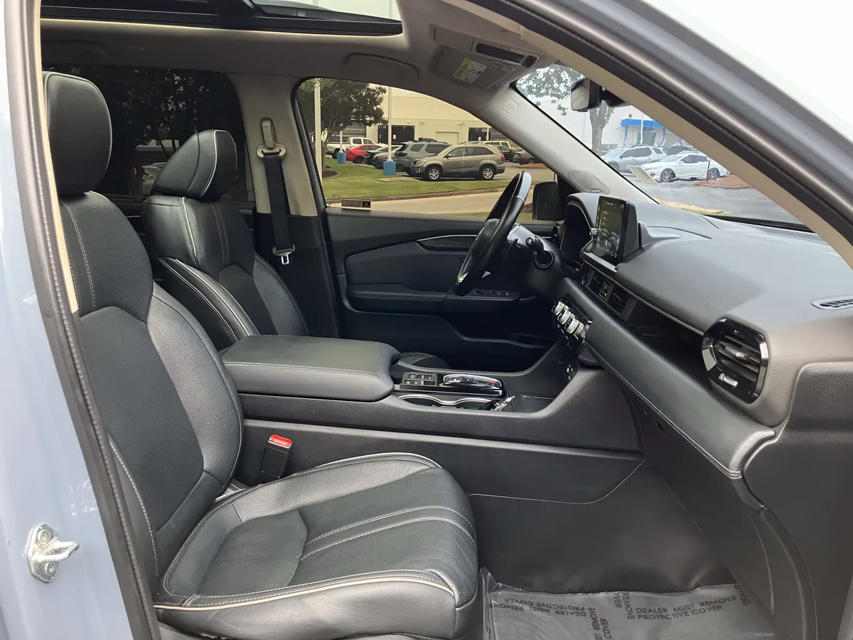 2024 Honda Pilot Elite AWD thumbnail 37