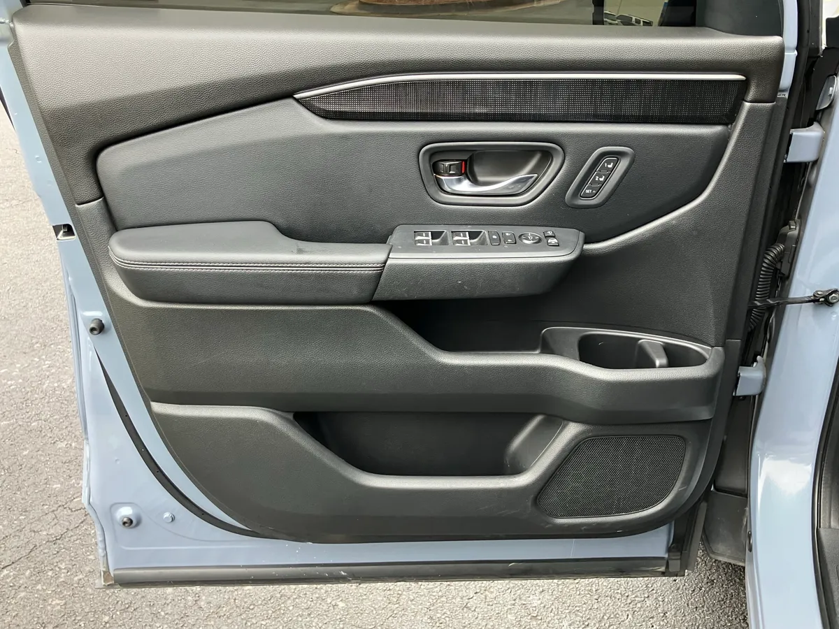2024 Honda Pilot Elite AWD thumbnail 52
