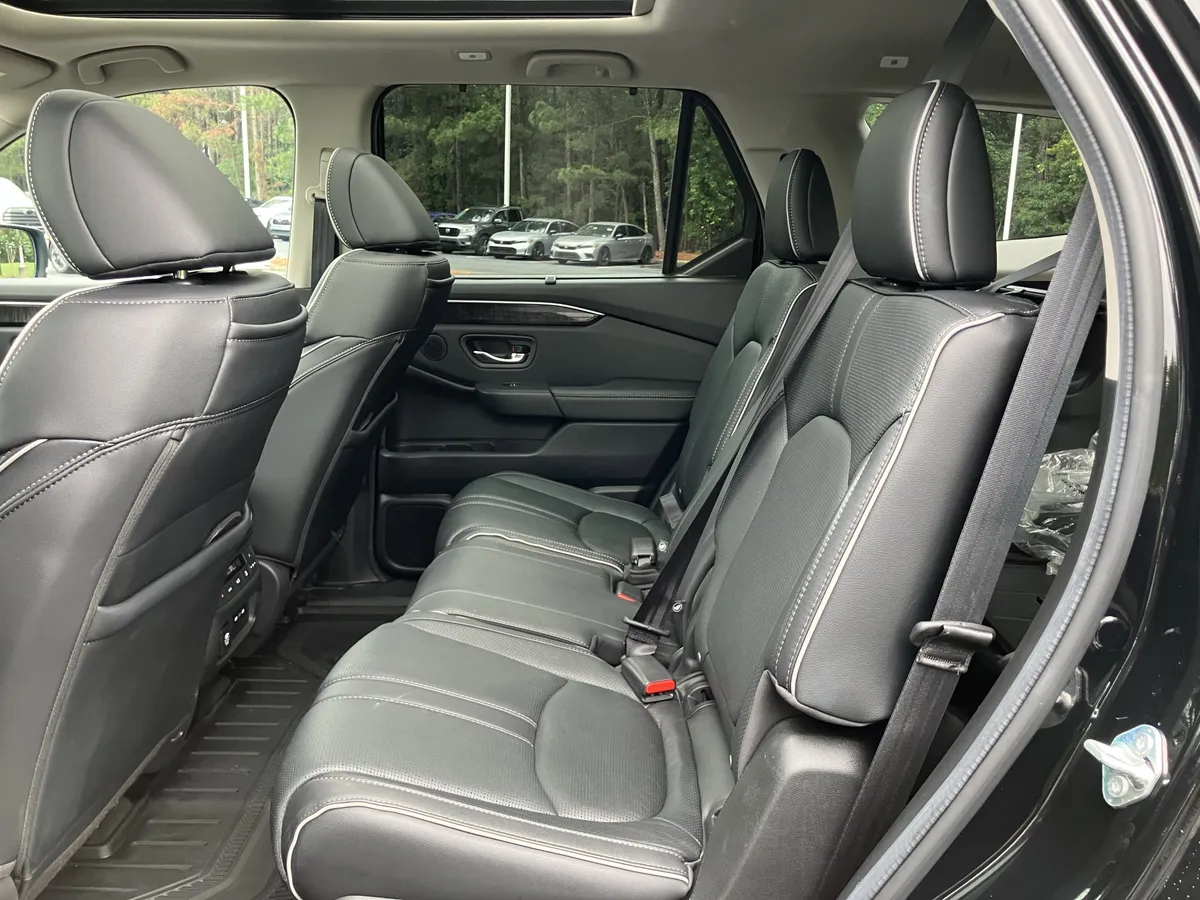 2024 Honda Pilot Elite AWD thumbnail 35