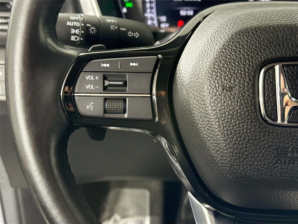 2024 Honda Pilot Elite thumbnail 18