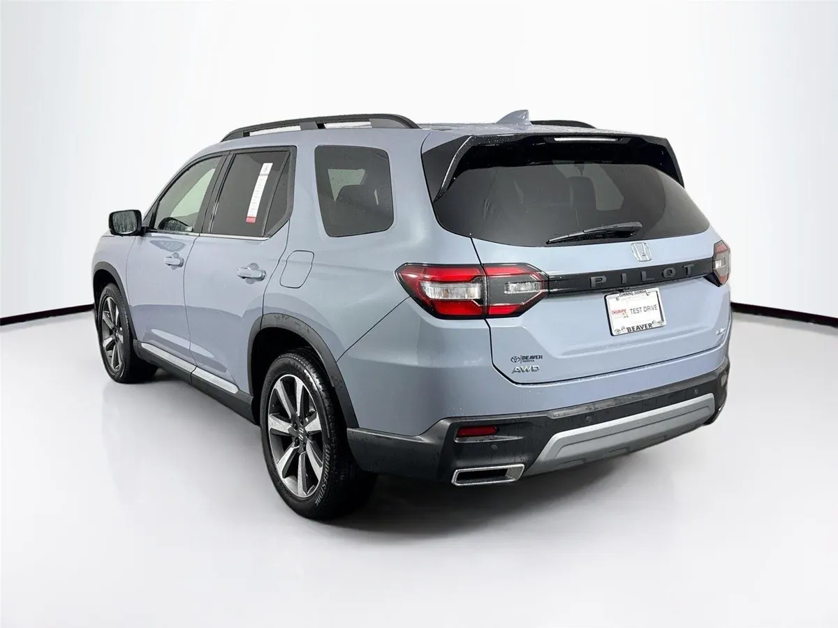 2024 Honda Pilot Elite thumbnail 2