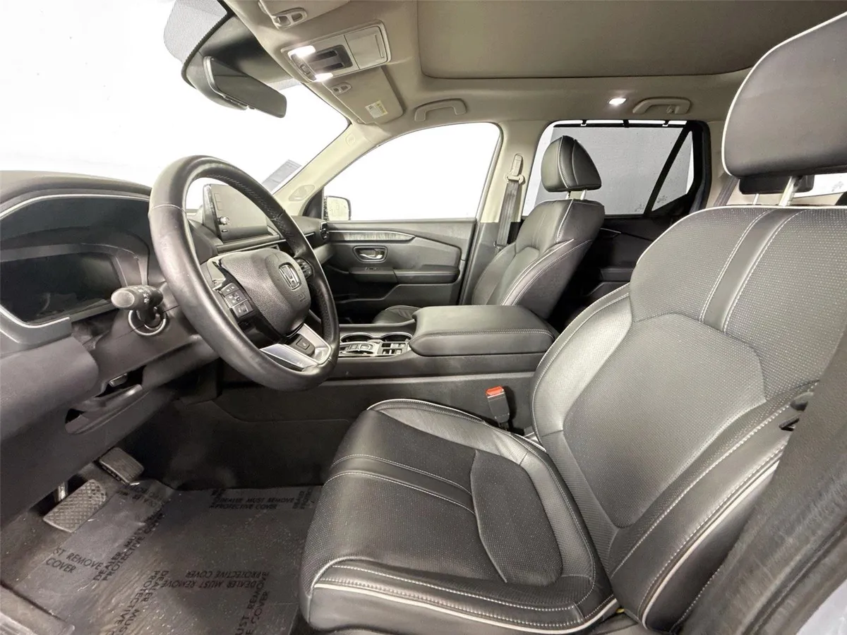 2024 Honda Pilot Elite thumbnail 3