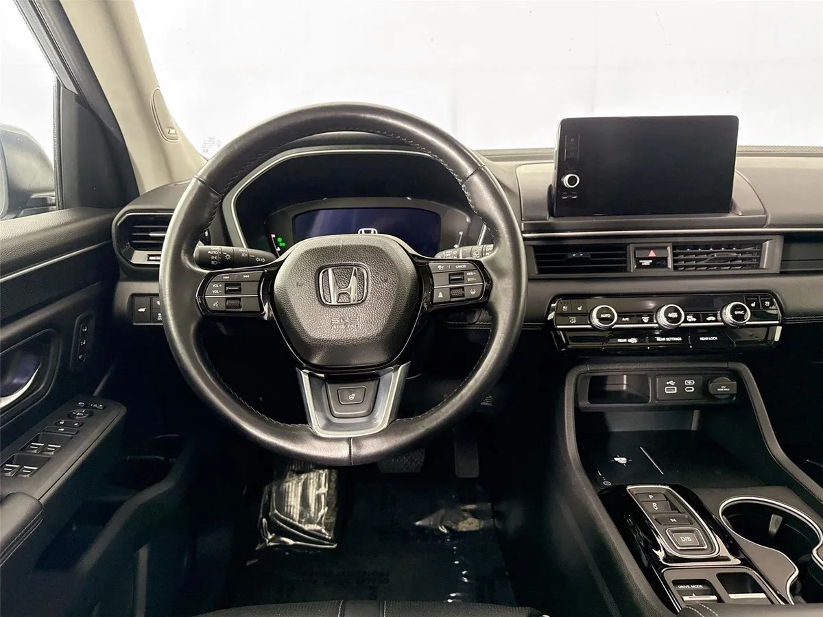 2024 Honda Pilot Elite thumbnail 32