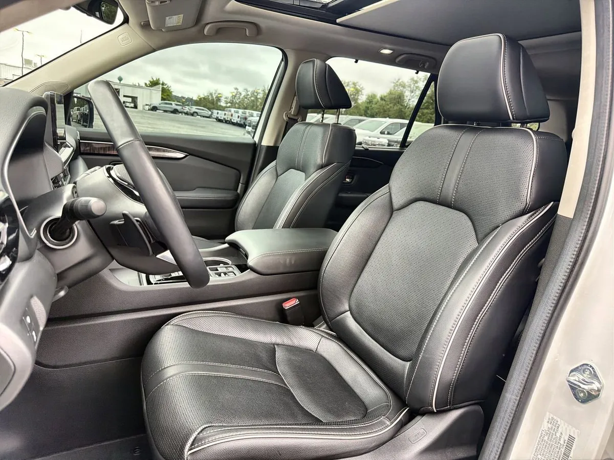 2024 Honda Pilot Elite thumbnail 16