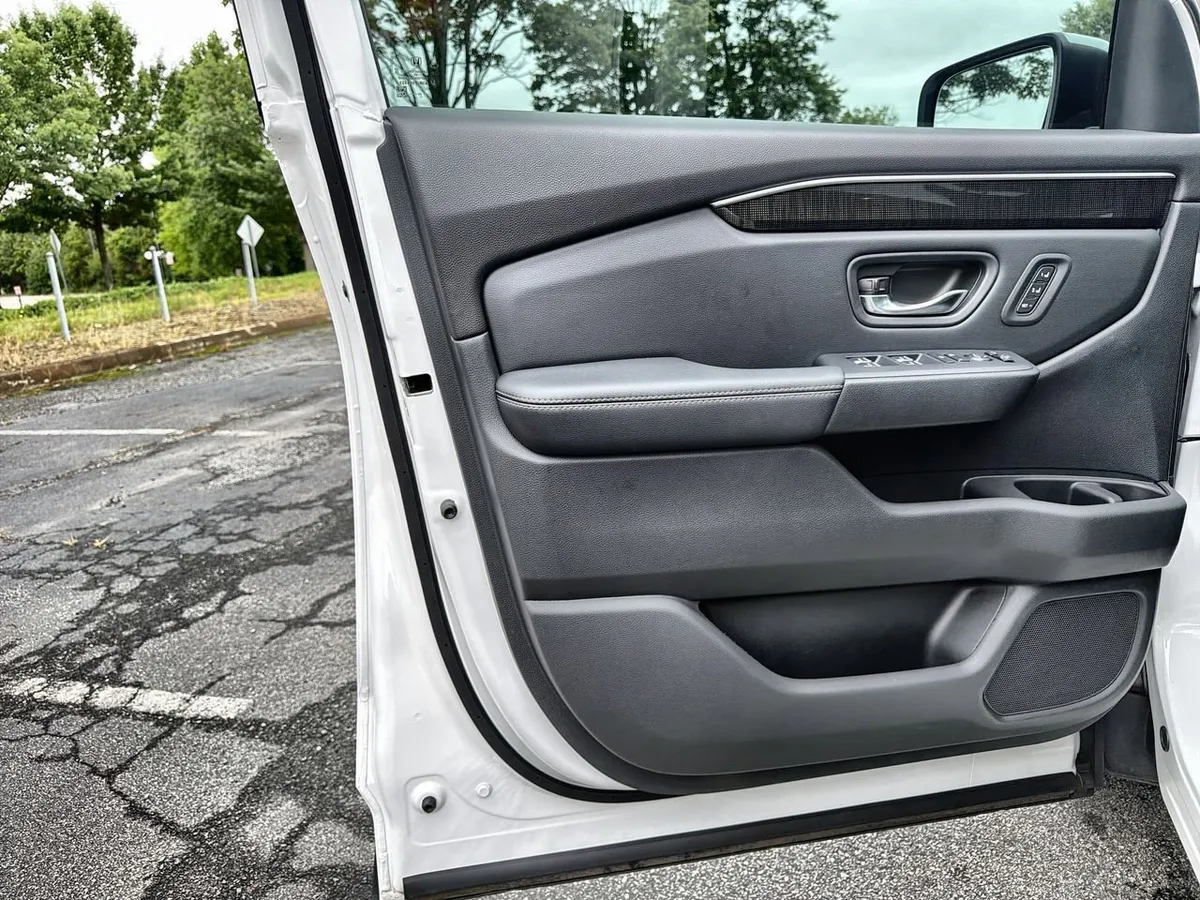2024 Honda Pilot Elite thumbnail 18