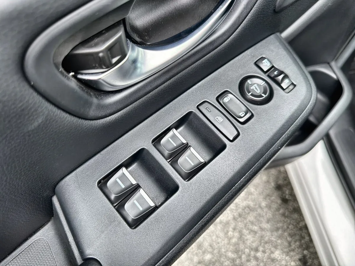 2024 Honda Pilot Elite thumbnail 19