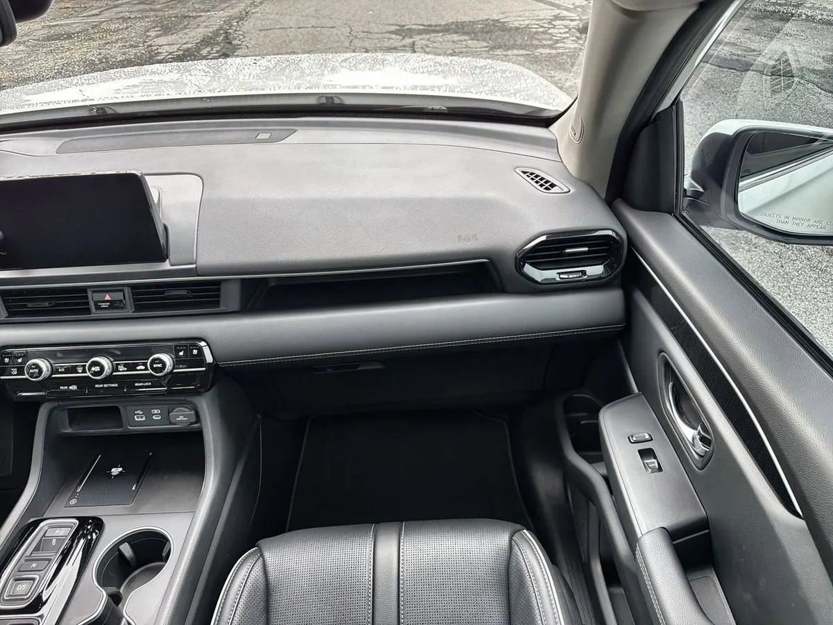2024 Honda Pilot Elite thumbnail 24