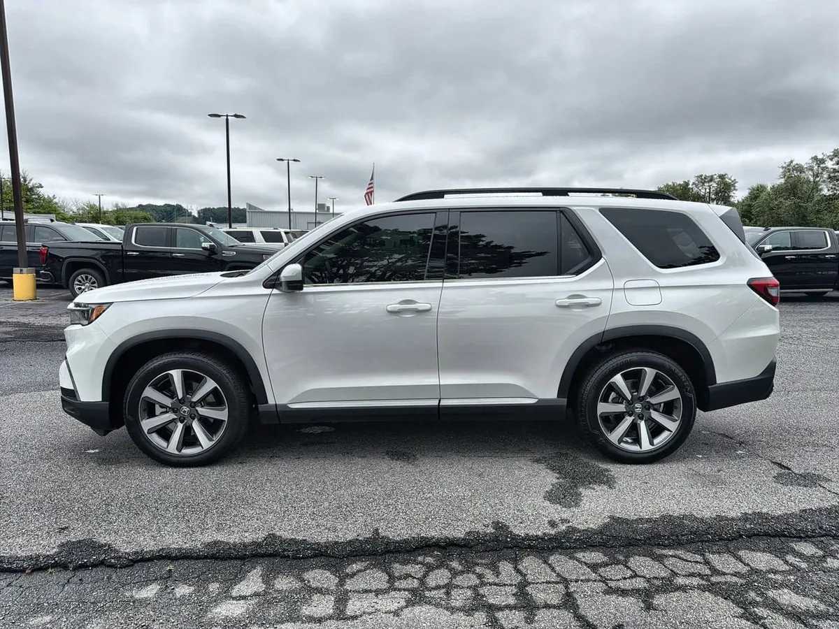 2024 Honda Pilot Elite thumbnail 5