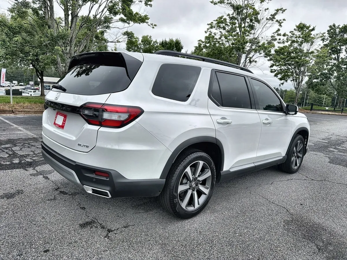 2024 Honda Pilot Elite thumbnail 8