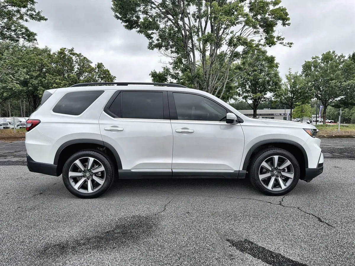 2024 Honda Pilot Elite thumbnail 9