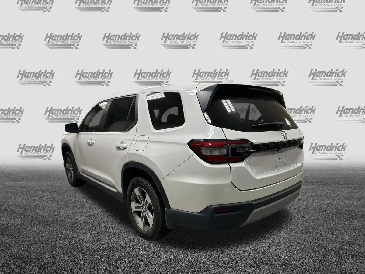 2024 Honda Pilot EX-L 7 Passenger thumbnail 10