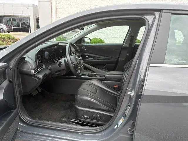 2024 Hyundai Elantra Limited thumbnail 26