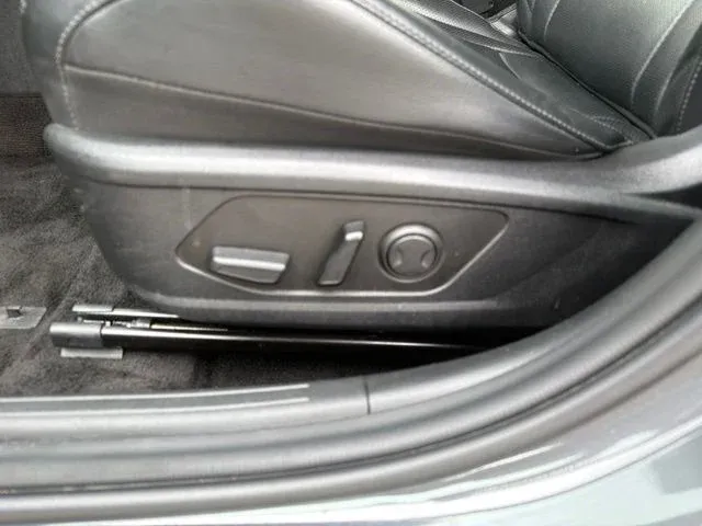2024 Hyundai Elantra Limited thumbnail 27