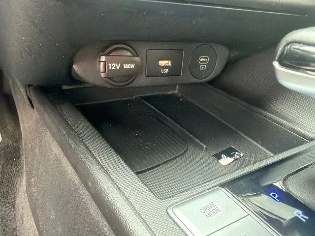 2024 Hyundai Elantra Limited thumbnail 42