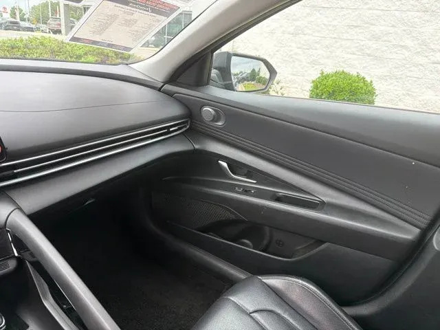 2024 Hyundai Elantra Limited thumbnail 43