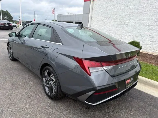2024 Hyundai Elantra Limited thumbnail 7