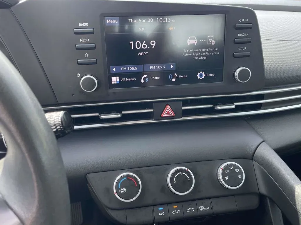 2024 Hyundai Elantra SE thumbnail 15