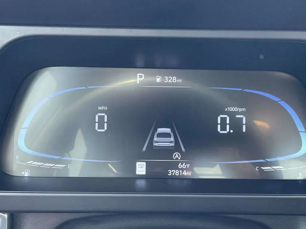 2024 Hyundai Elantra SE thumbnail 21