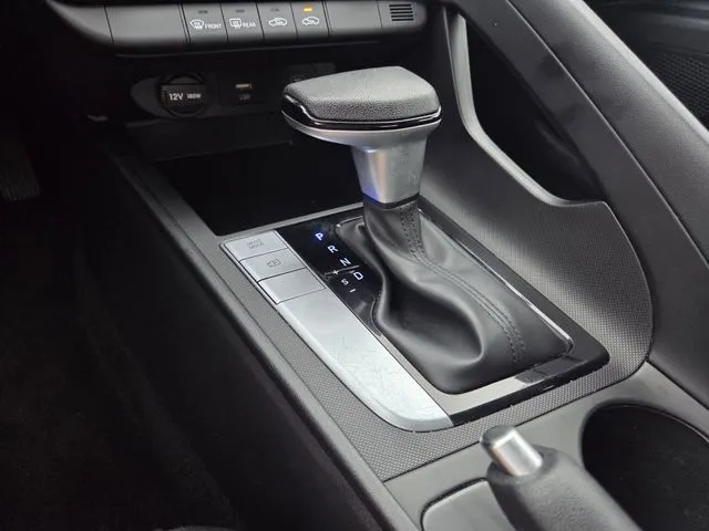 2024 Hyundai Elantra SEL thumbnail 13