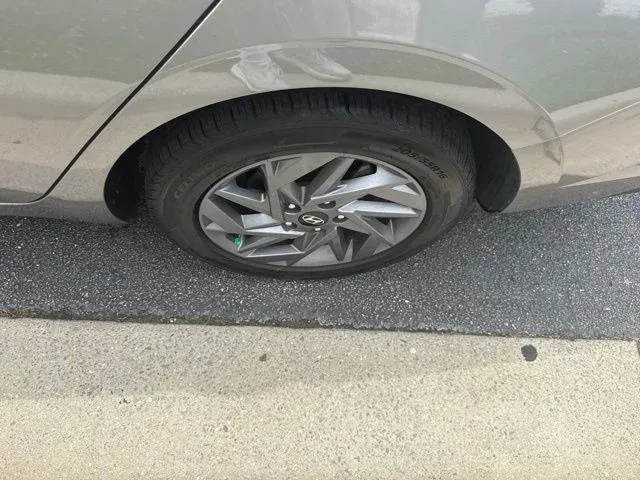 2024 Hyundai Elantra SEL thumbnail 12