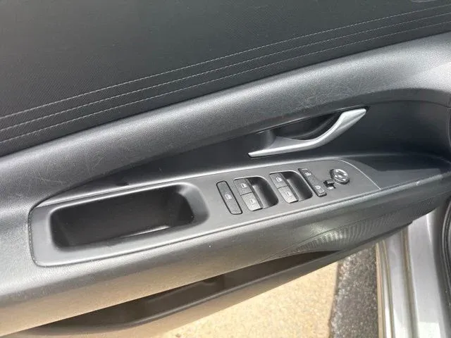 2024 Hyundai Elantra SEL thumbnail 20