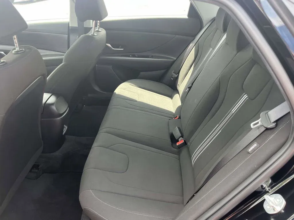 2024 Hyundai Elantra SEL thumbnail 11
