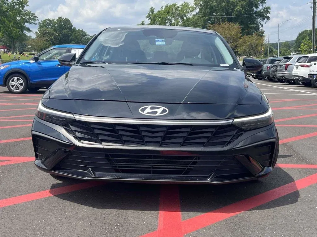 2024 Hyundai Elantra SEL thumbnail 8