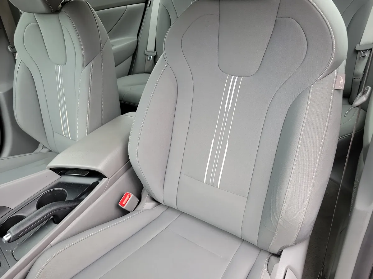2024 Hyundai Elantra SEL thumbnail 11