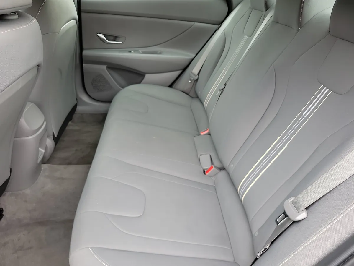 2024 Hyundai Elantra SEL thumbnail 12