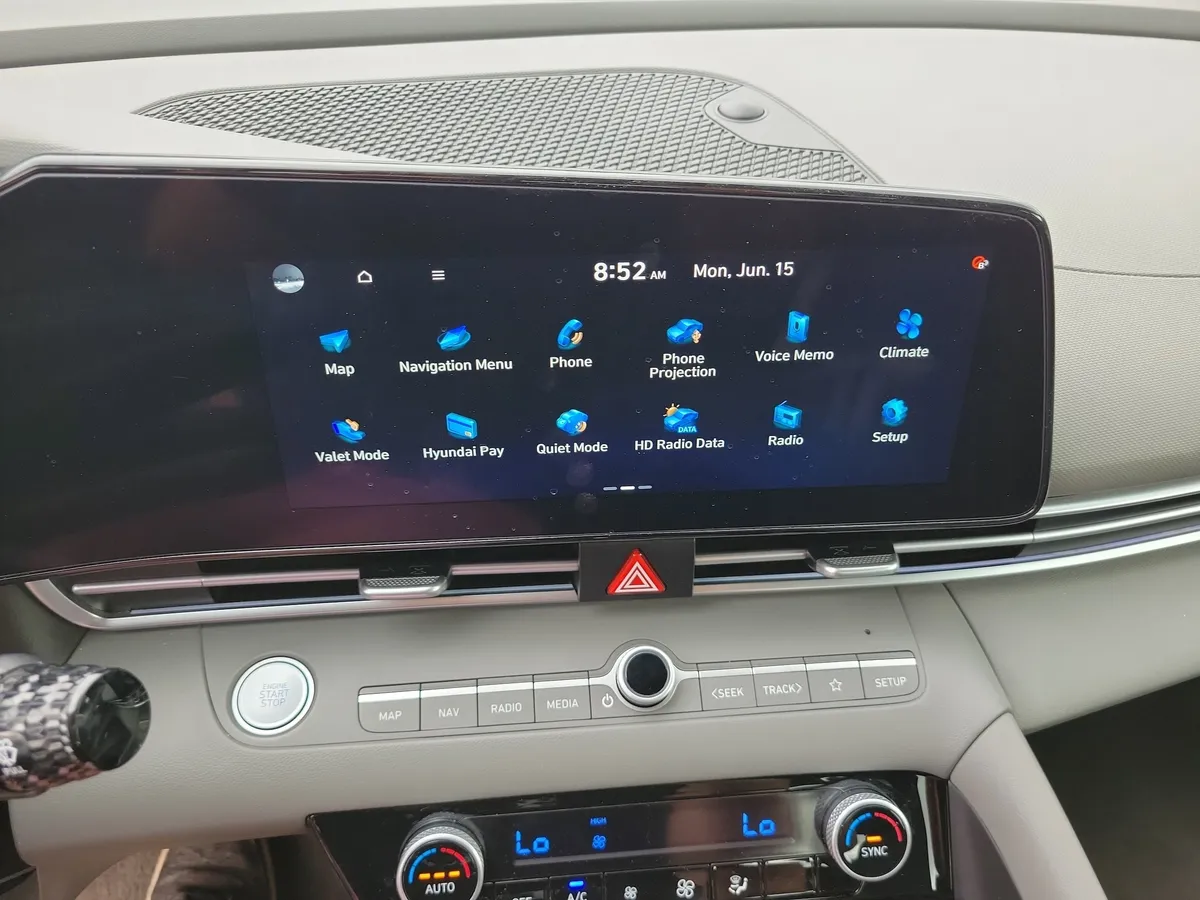 2024 Hyundai Elantra SEL thumbnail 15