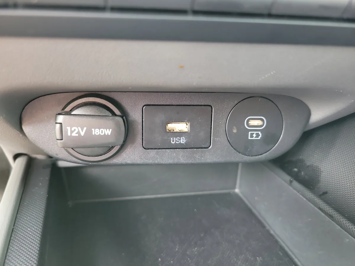 2024 Hyundai Elantra SEL thumbnail 18