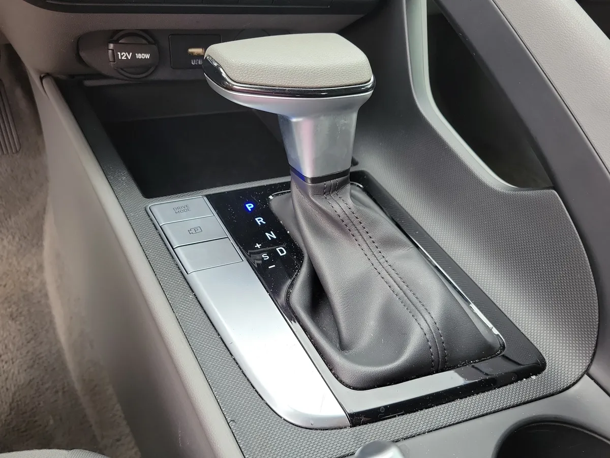 2024 Hyundai Elantra SEL thumbnail 19