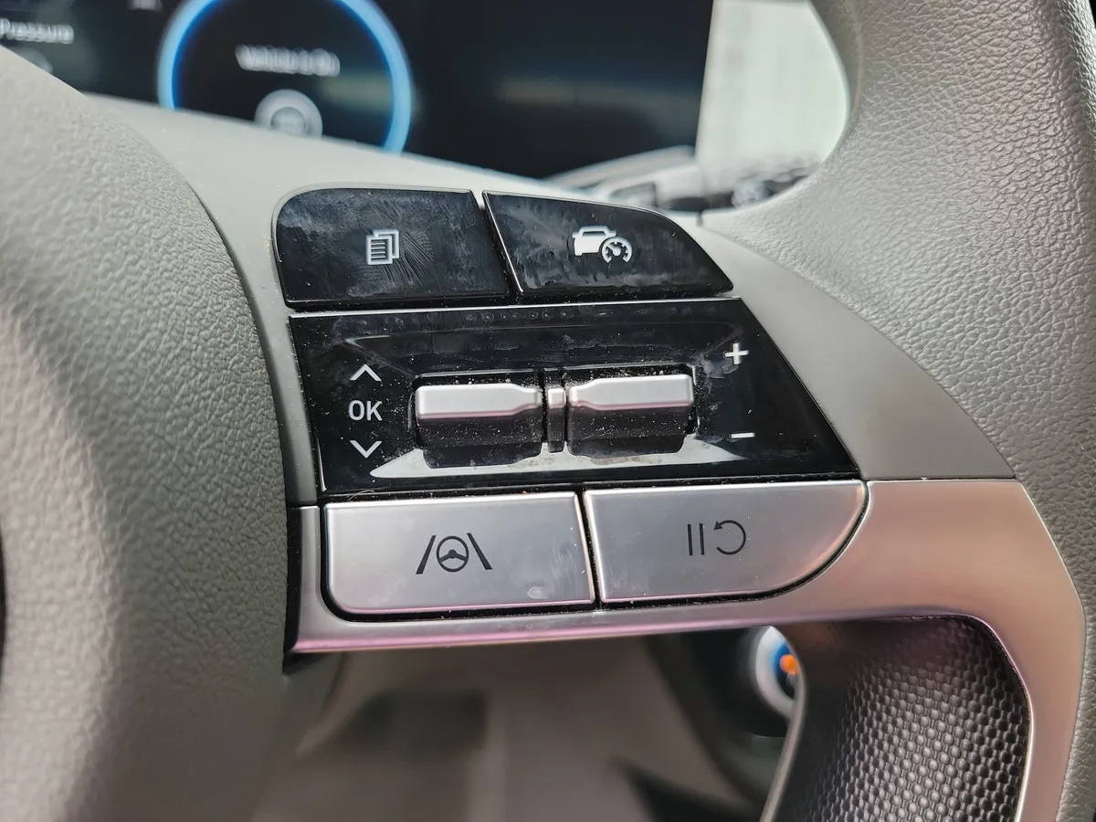 2024 Hyundai Elantra SEL thumbnail 22