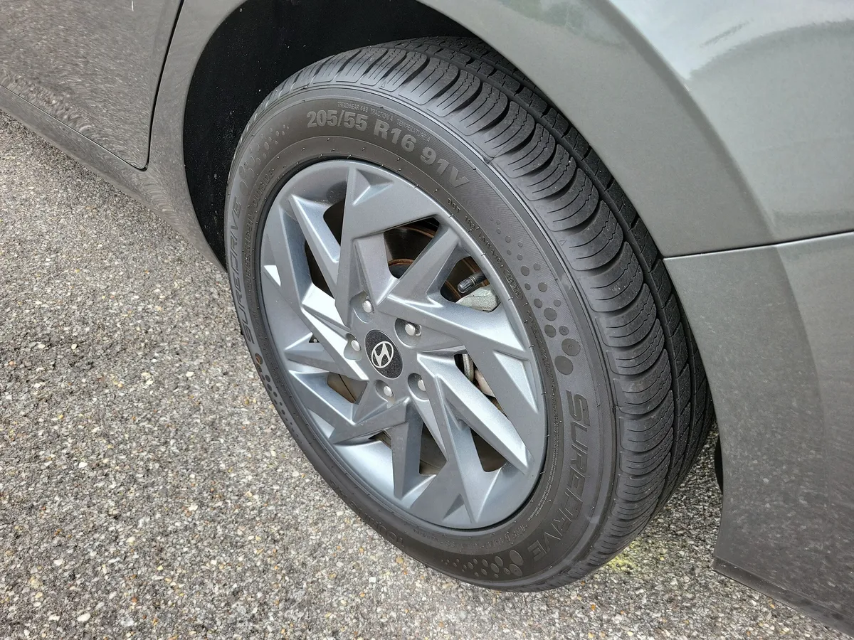 2024 Hyundai Elantra SEL thumbnail 26