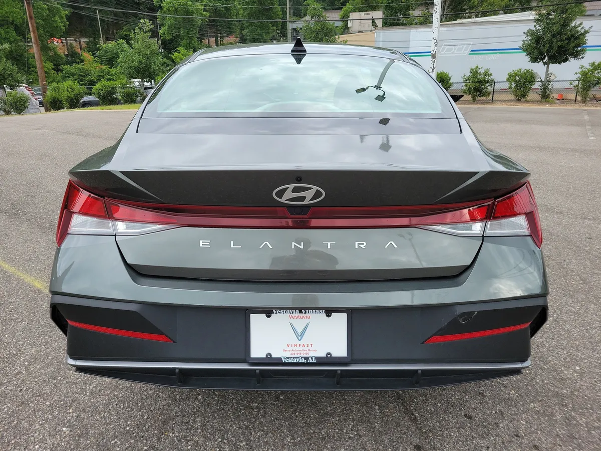 2024 Hyundai Elantra SEL thumbnail 6