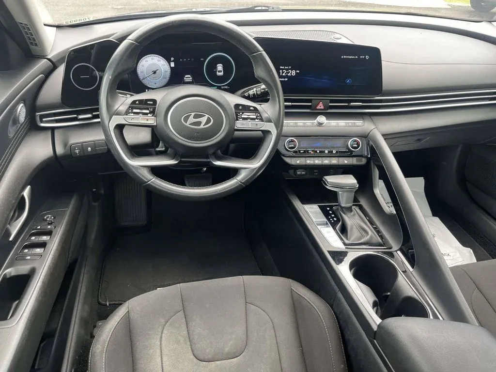 2024 Hyundai Elantra SEL thumbnail 10