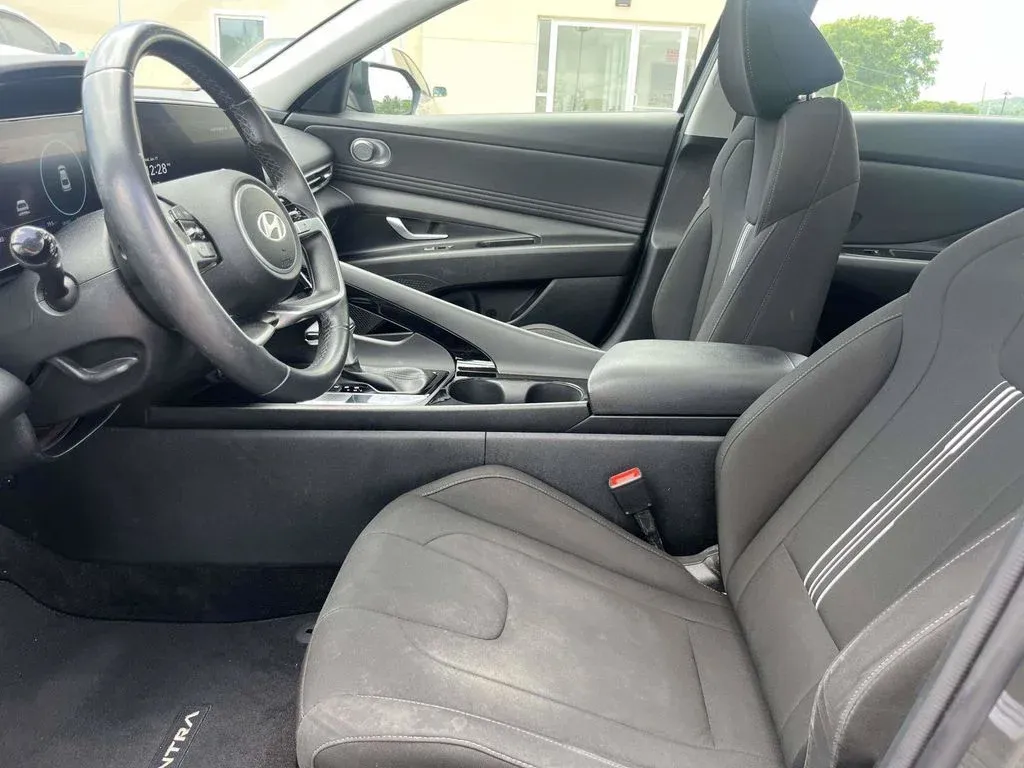 2024 Hyundai Elantra SEL thumbnail 13