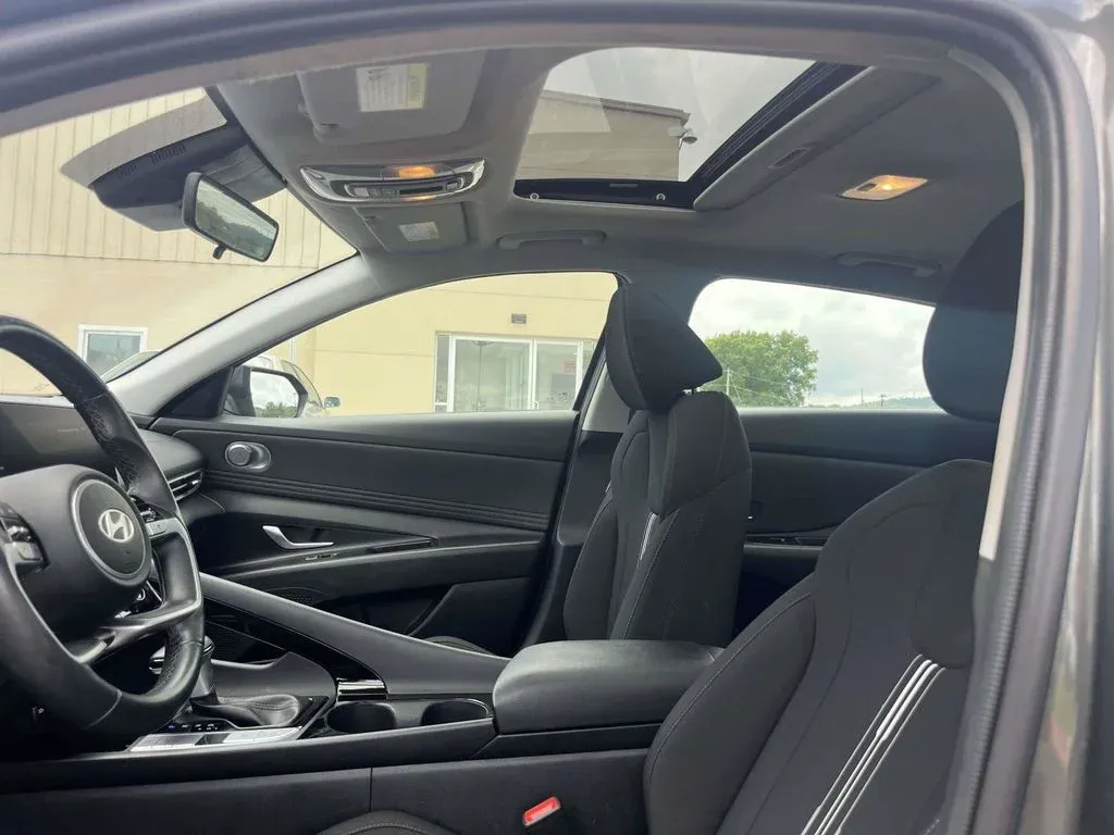 2024 Hyundai Elantra SEL thumbnail 14