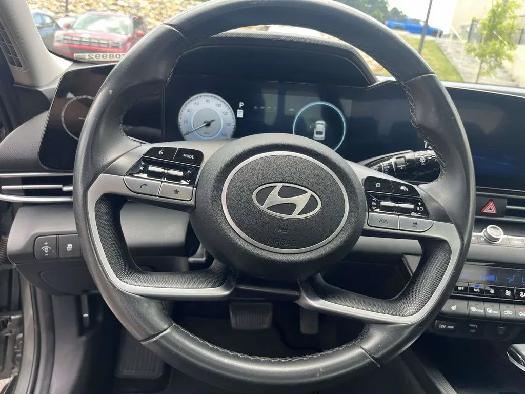 2024 Hyundai Elantra SEL thumbnail 15