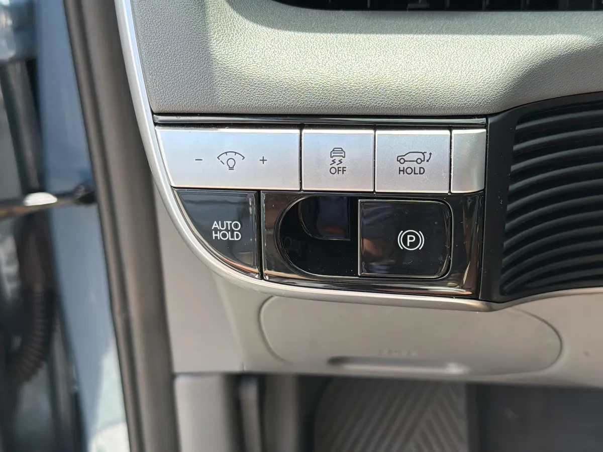 2024 Hyundai IONIQ 5 Limited thumbnail 17
