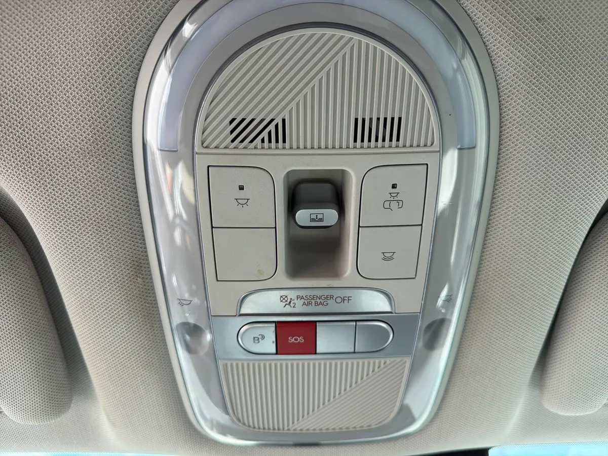 2024 Hyundai IONIQ 5 Limited thumbnail 18
