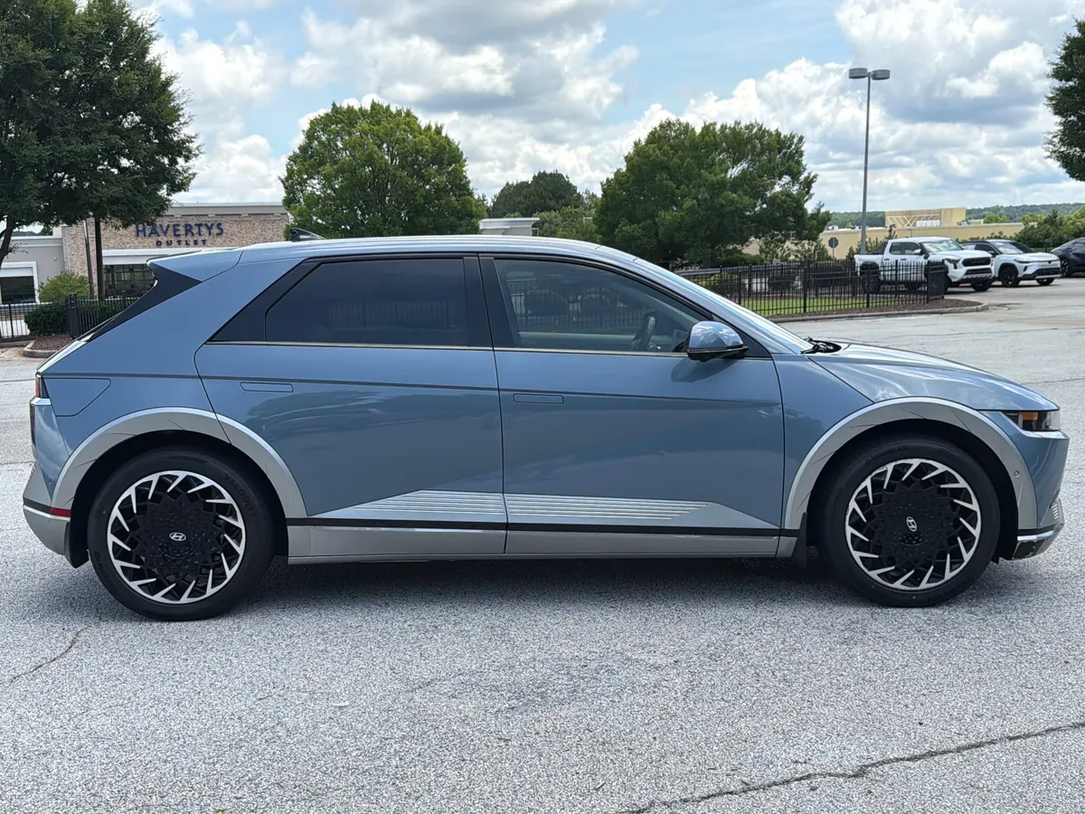 2024 Hyundai IONIQ 5 Limited thumbnail 32