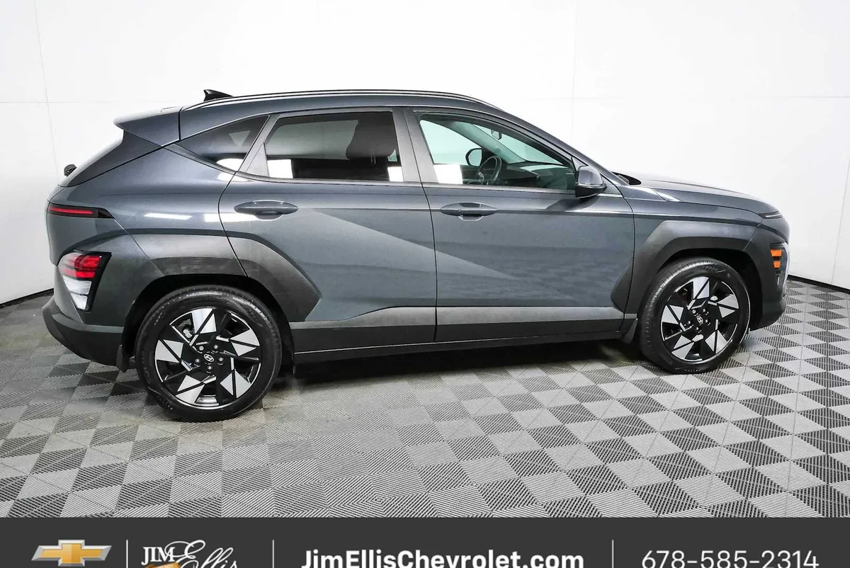 2024 Hyundai Kona SEL thumbnail 2