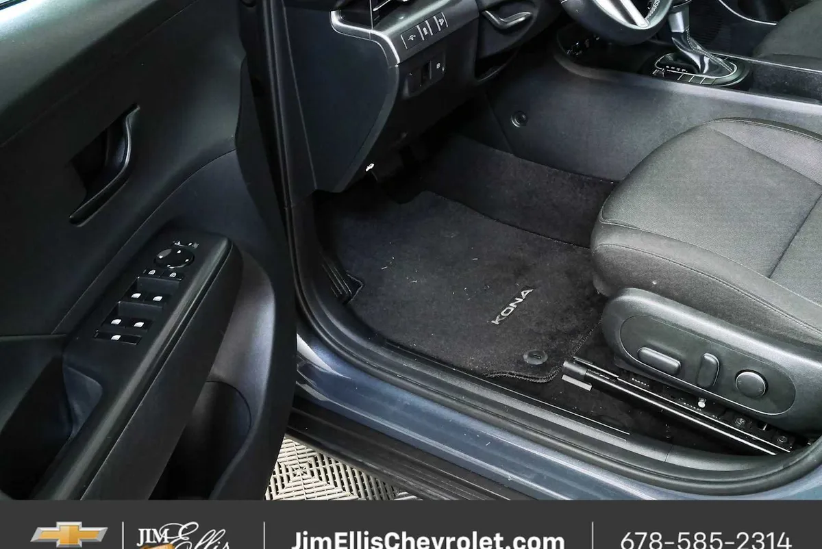 2024 Hyundai Kona SEL thumbnail 7