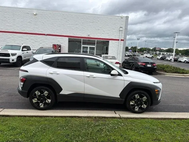 2024 Hyundai Kona SEL thumbnail 10